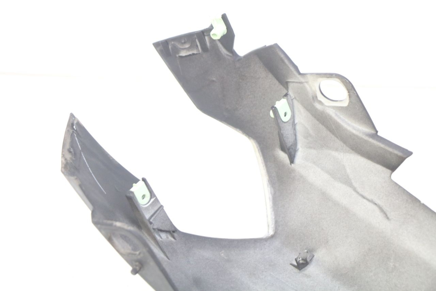 photo de CARENA POSTERIORE PEUGEOT KISBEE 2T 50 (2018 - 2022) - Zoom sui componenti