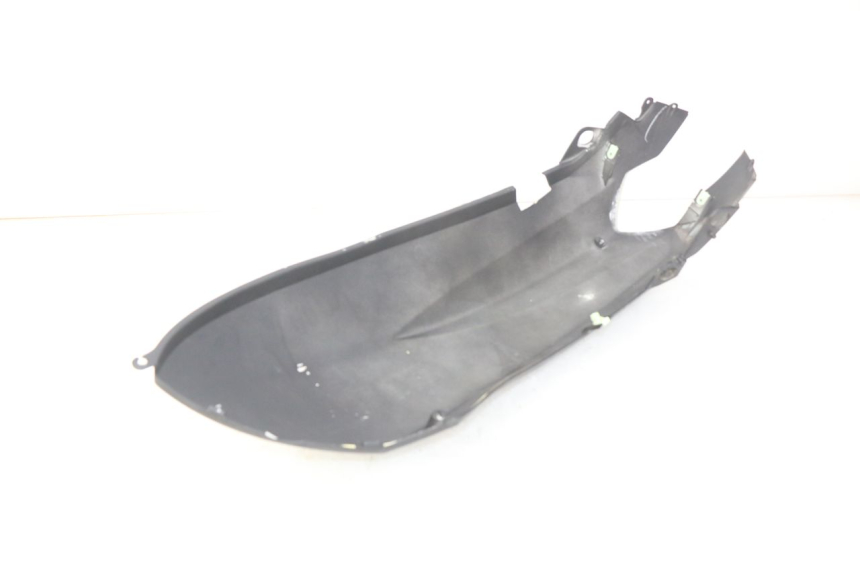 photo de CARENA POSTERIORE PEUGEOT KISBEE 2T 50 (2018 - 2022) - Primo piano tecnico