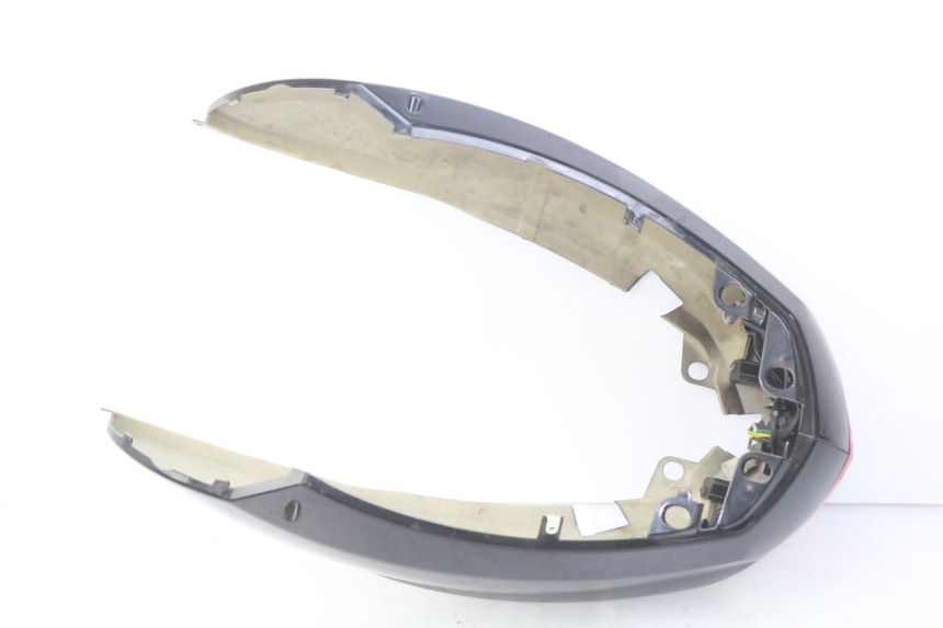 photo de CARENATURA POSTERIORE PEUGEOT KISBEE 4T 50 (2010 - 2017) - Zoom sullo stato d'uso