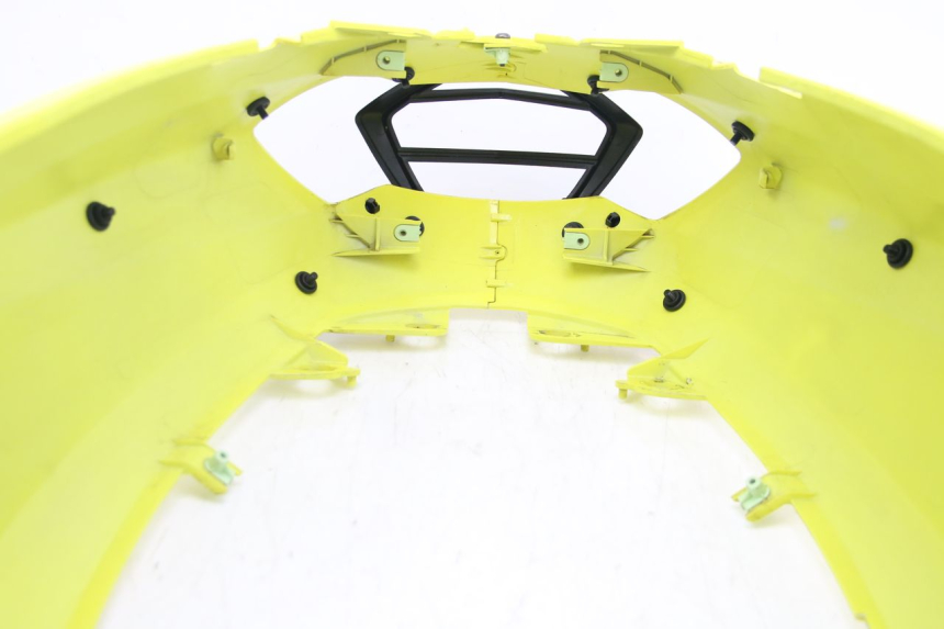 photo de CARENAGE POSTERIORE PEUGEOT KISBEE 4T 50 (2018 - 2022) - Zoom sullo stato d'uso