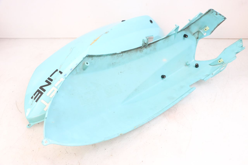 photo de CARENAGE POSTERIORE PEUGEOT KISBEE 4T 50 (2018 - 2022) - Stato della superficie e materiale