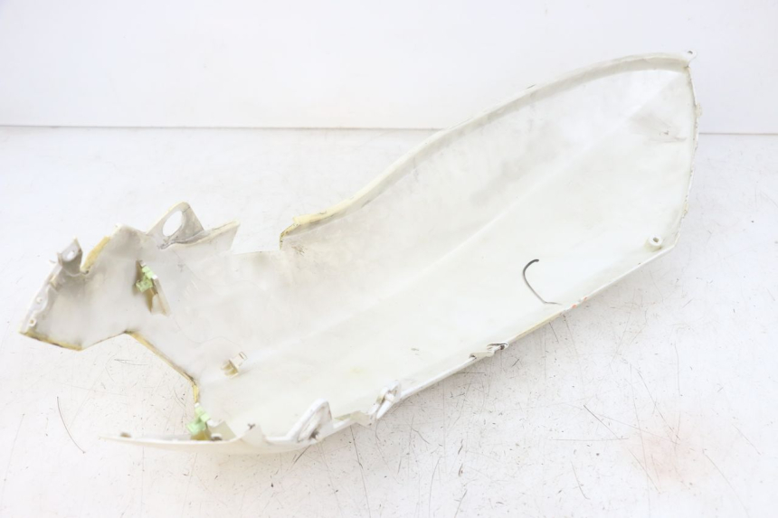 photo de CARENATURA POSTERIORE PEUGEOT KISBEE 4T 50 (2010 - 2017) - Caratteristiche distintive