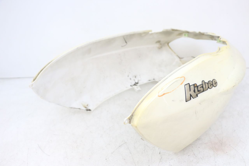 photo de CARENATURA POSTERIORE PEUGEOT KISBEE 4T 50 (2010 - 2017) - Zoom sullo stato d'uso