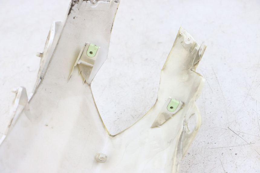 photo de CARENATURA POSTERIORE PEUGEOT KISBEE 4T 50 (2010 - 2017) - Marcature e riferimenti originali