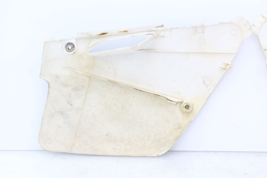 photo de CARENAGE POSTERIORE KAWASAKI KX 250 (1994 - 1998) - Primo piano tecnico