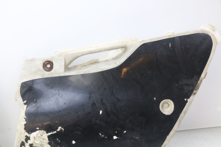 photo de CARENAGE POSTERIORE KAWASAKI KX 250 (1994 - 1998) - Dettagli dei punti di fissaggio