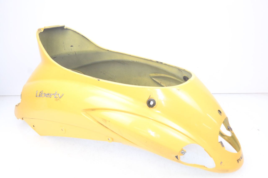 photo de CARENA POSTERIORE PIAGGIO LIBERTY 4T 50 (2004 - 2008) - Primo piano tecnico