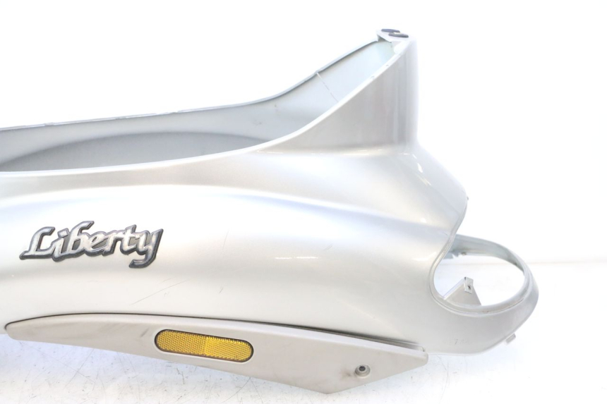 photo de CARENA POSTERIORE PIAGGIO LIBERTY 50 (1998 - 2003) - Caratteristiche distintive