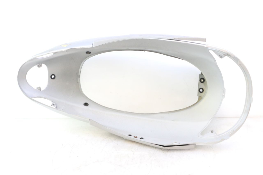 photo de CARENA POSTERIORE PIAGGIO LIBERTY 50 (1998 - 2003) - Primo piano tecnico
