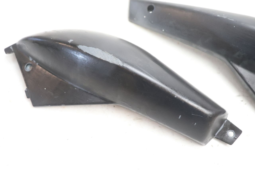 photo de CARENA POSTERIORE PEUGEOT LUDIX ONE 50 (2004 - 2006) - Primo piano tecnico