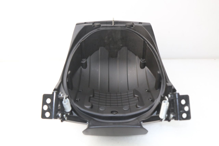 photo de Carena posteriore PEUGEOT METROPOLIS 400 (2017 - 2020) - Zoom sullo stato d'uso