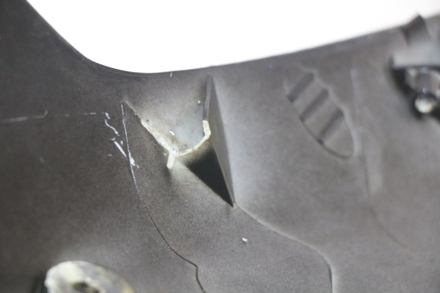 photo de CARENA POSTERIORE SYM MIO 50 (2011 - 2017) - Zoom sullo stato d'uso