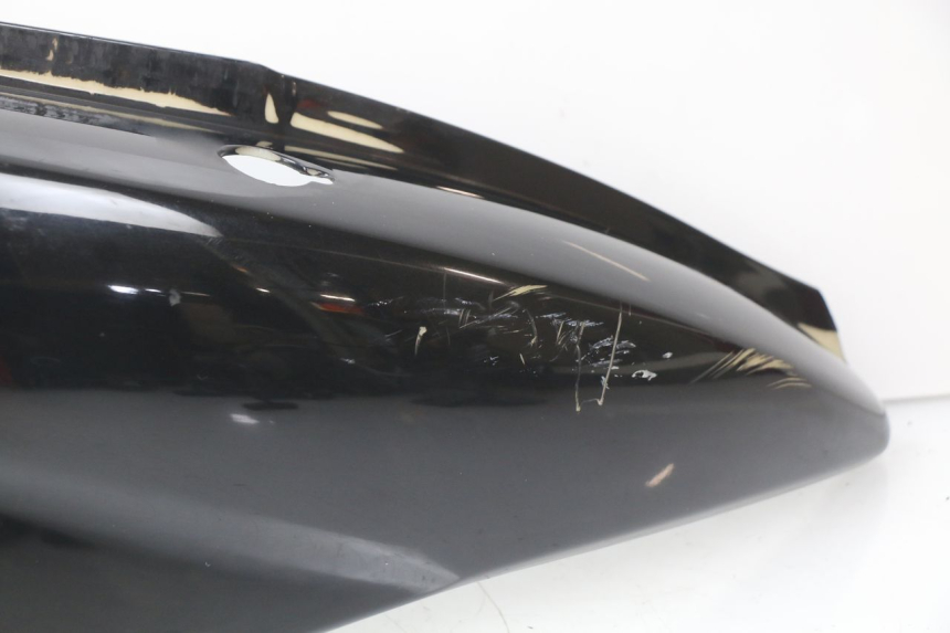 photo de CARENAGE POSTERIORE MBK OVETTO 2T 50 (2007 - 2017) - Caratteristiche distintive