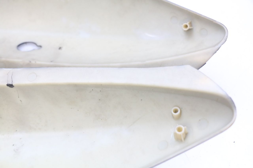 photo de CARENAGE POSTERIORE MBK OVETTO 2T 50 (2007 - 2017) - Dettagli dei punti di fissaggio