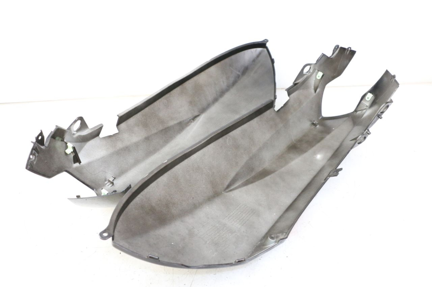 photo de CARENAGE POSTERIORE PEUGEOT KISBEE 4T 50 (2018 - 2022) - Caratteristiche distintive