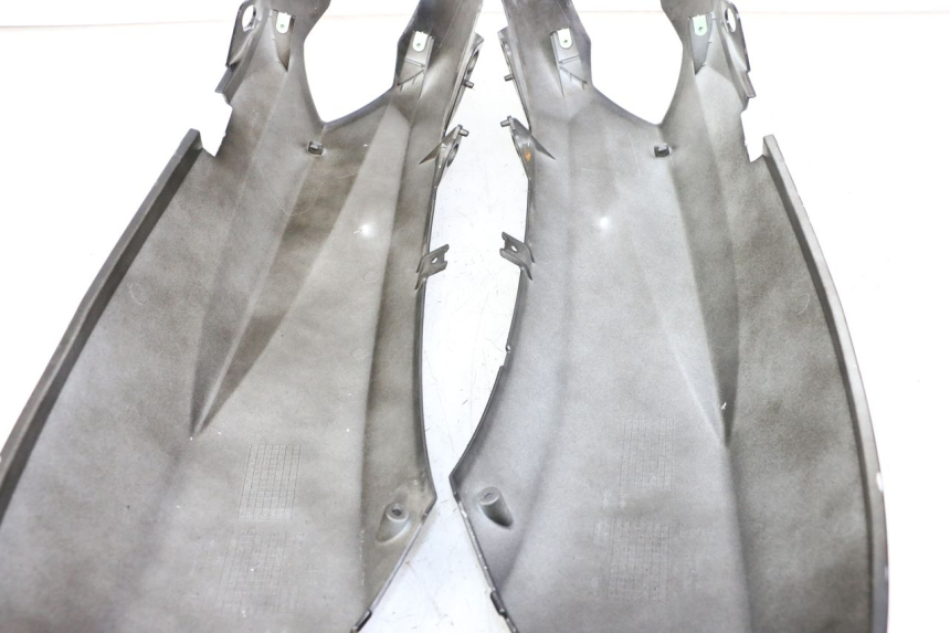 photo de CARENAGE POSTERIORE PEUGEOT KISBEE 4T 50 (2018 - 2022) - Zoom sui componenti