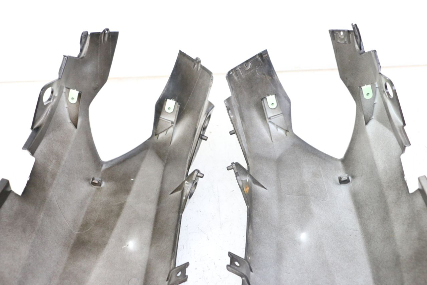 photo de CARENAGE POSTERIORE PEUGEOT KISBEE 4T 50 (2018 - 2022) - Primo piano ad alta risoluzione