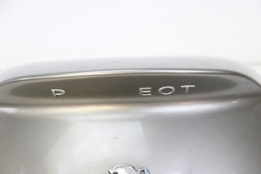 photo de CARENA POSTERIORE PEUGEOT SATELIS 125 (2013 - 2018) - Dettagli dei punti di fissaggio