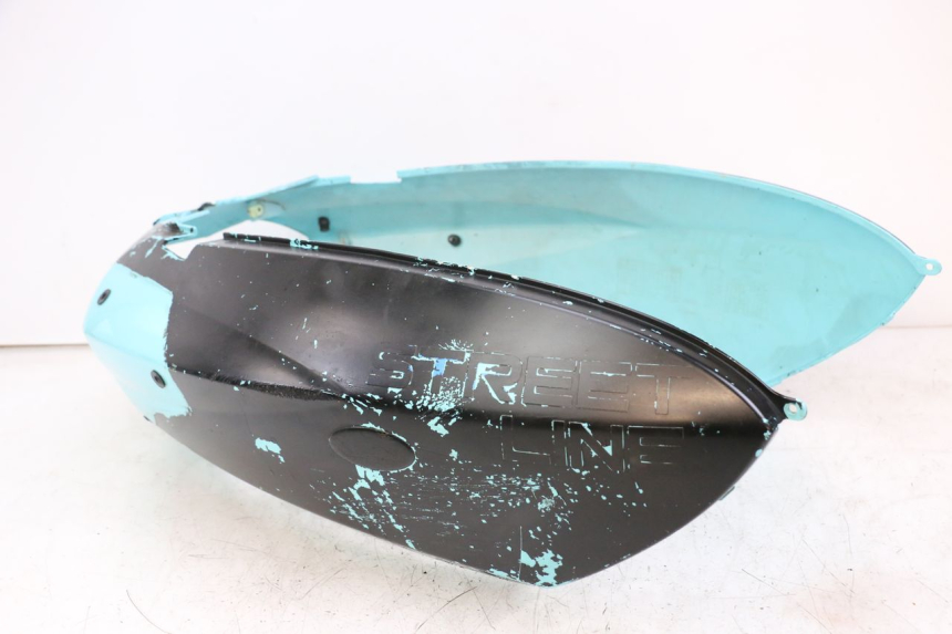 photo de CARENA POSTERIORE PEUGEOT STREETZONE 4T 50 (2018 - 2023) - Primo piano tecnico