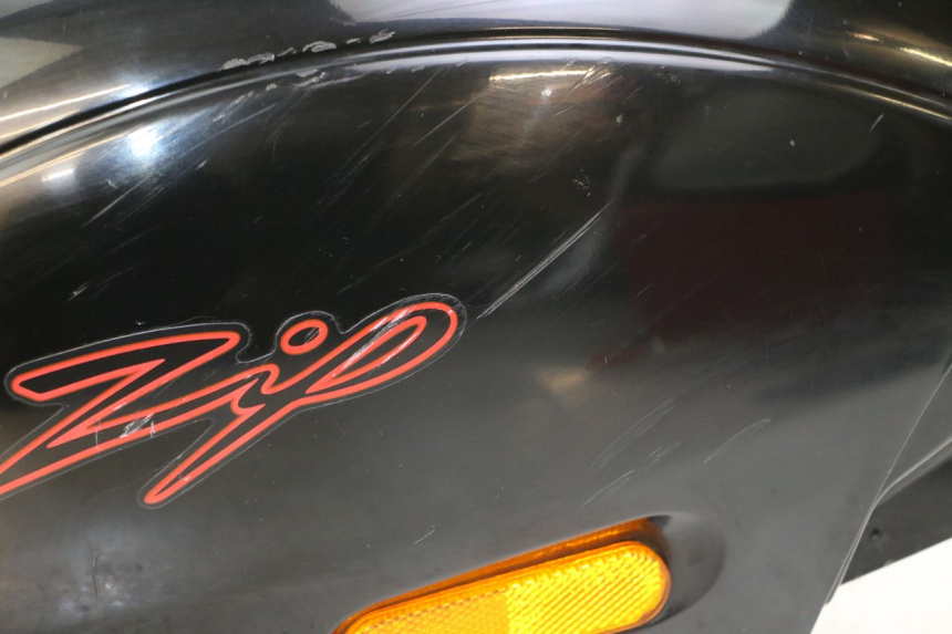 photo de CARENATURA POSTERIORE PIAGGIO ZIP 4T 50 (2018 - 2020) - Stato della superficie e materiale