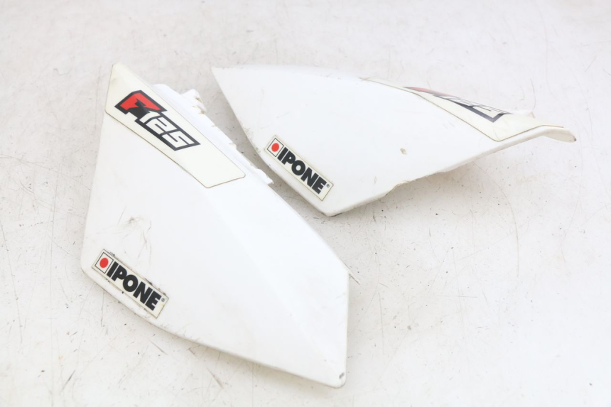 photo de CARENAGE POSTERIORE YCF R-START 125 - Vista principale