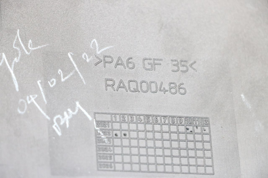 photo de CARENA POSTERIORE ROYAL ENFIELD SCRAM 411 (2022 - 2024) - Dettaglio del componente