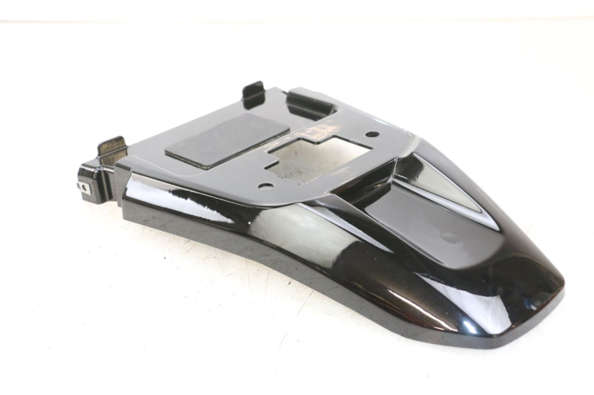 photo de CARENA POSTERIORE ROYAL ENFIELD SCRAM 411 (2022 - 2024) - Dettagli dei punti di fissaggio