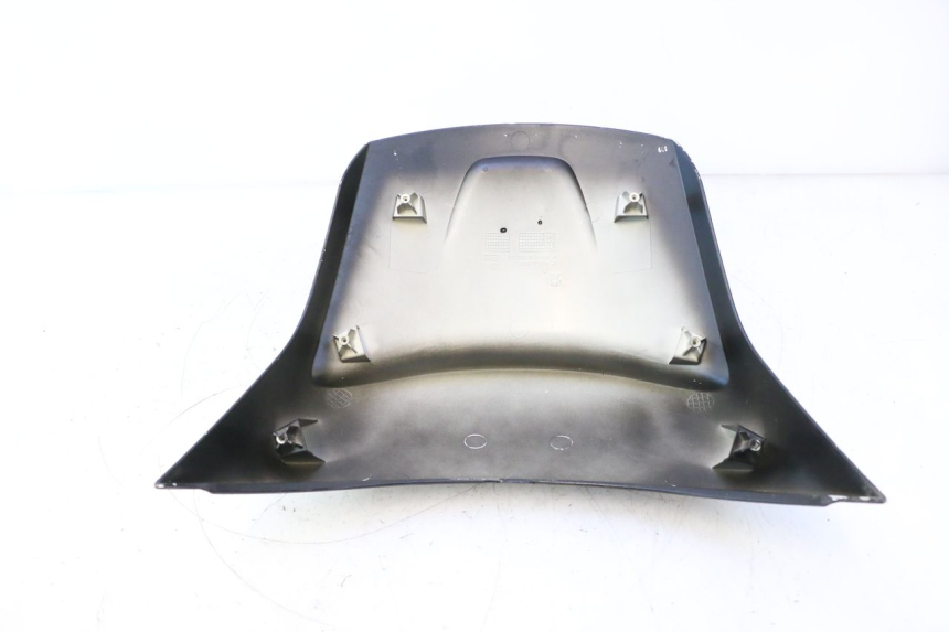 photo de CARENA POSTERIORE PEUGEOT SATELIS 125 (2013 - 2018) - Primo piano tecnico