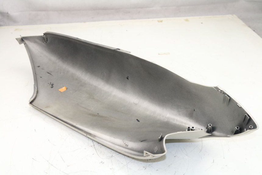 photo de Carena posteriore MBK SKYLINER 125 (2001 - 2003) - Altra angolazione