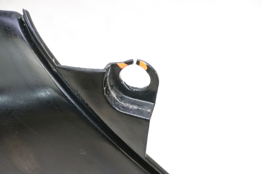 photo de CARENA POSTERIORE PEUGEOT SPEEDFIGHT 2 AC 50 (2000 - 2009) - Primo piano tecnico