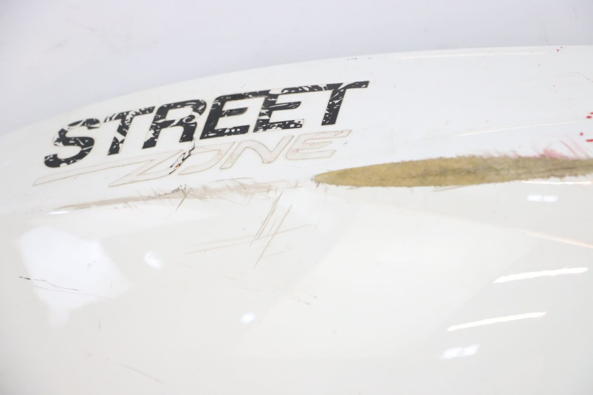 photo de CARENA POSTERIORE PEUGEOT STREETZONE 2T 50 (2014 - 2019) - Stato della superficie e materiale