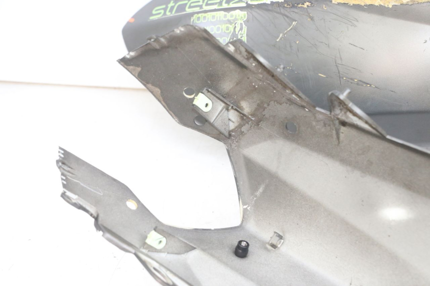 photo de CARENA POSTERIORE PEUGEOT STREETZONE I 2T 50 (2018 - 2020) - Caratteristiche distintive