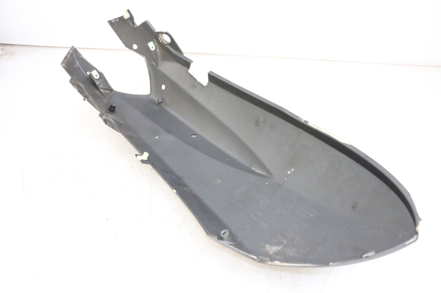 photo de CARENA POSTERIORE PEUGEOT STREETZONE I 2T 50 (2018 - 2020) - Zoom sullo stato d'uso