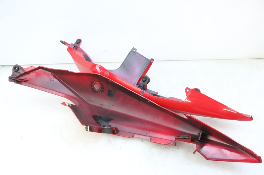photo de CARENA POSTERIORE SUZUKI SV S 650 (2003 - 2009) - Primo piano tecnico