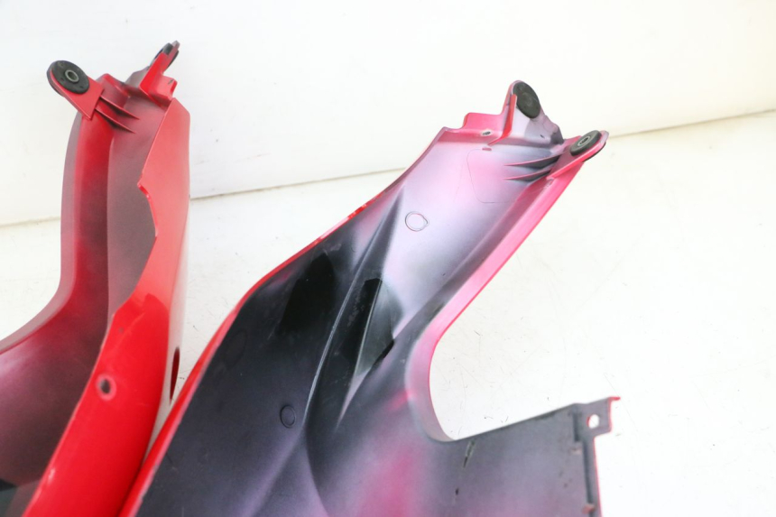 photo de CARENA POSTERIORE SUZUKI SV S 650 (2003 - 2009) - Dettagli dei punti di fissaggio