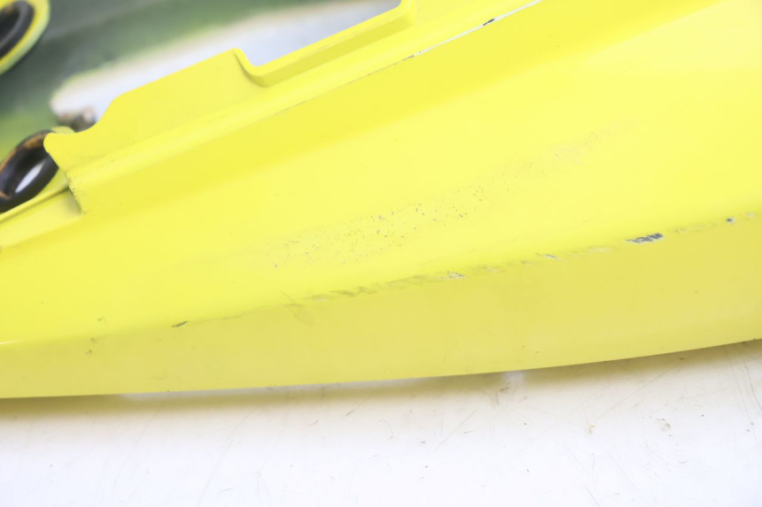 photo de CARENA POSTERIORE SUZUKI SV S 650 (2003 - 2009) - Primo piano tecnico