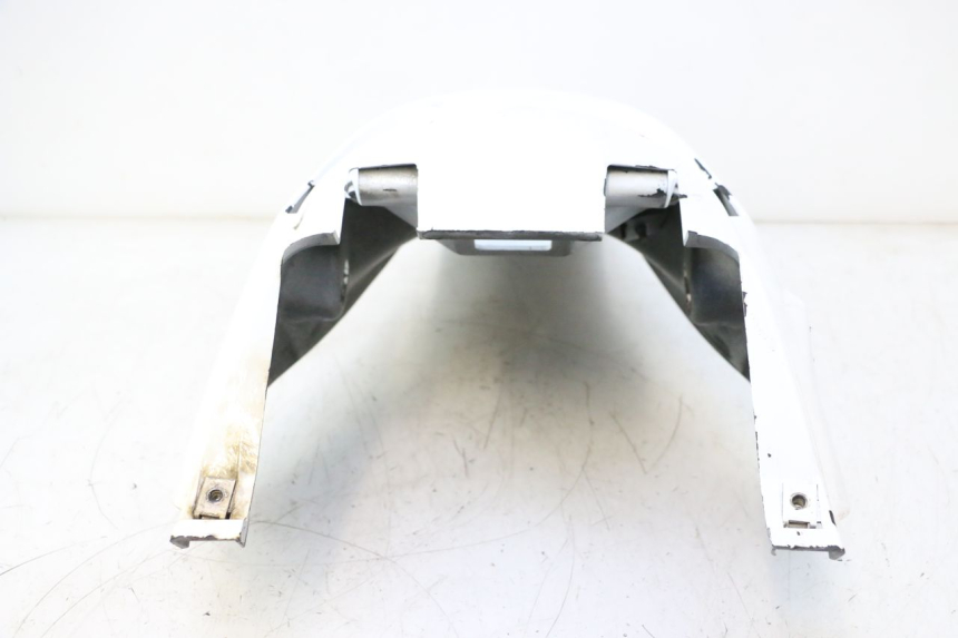 photo de CARENAGE POSTERIORE PEUGEOT TREKKER 50 (1995 - 2004) - Primo piano tecnico