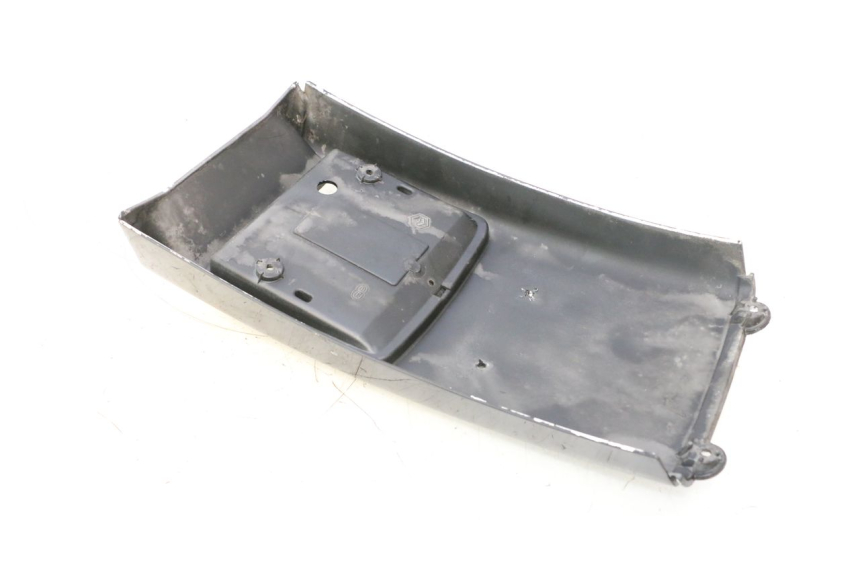 photo de CARENA POSTERIORE PIAGGIO VESPA PK FL 2T 50 (1990 - 1996) - Zoom sullo stato d'uso