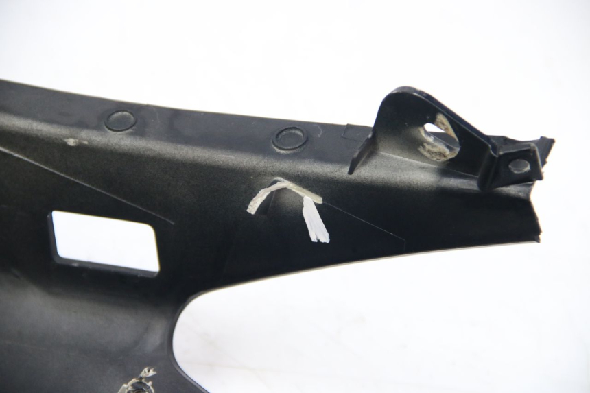 photo de CARENA POSTERIORE YAMAHA XMAX X-MAX 125 (2006 - 2009) - Caratteristiche distintive