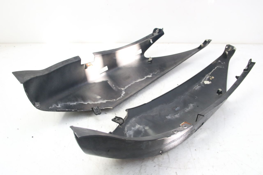 photo de CARENA POSTERIORE YAMAHA XMAX X-MAX 125 (2006 - 2009) - Marcature e riferimenti originali