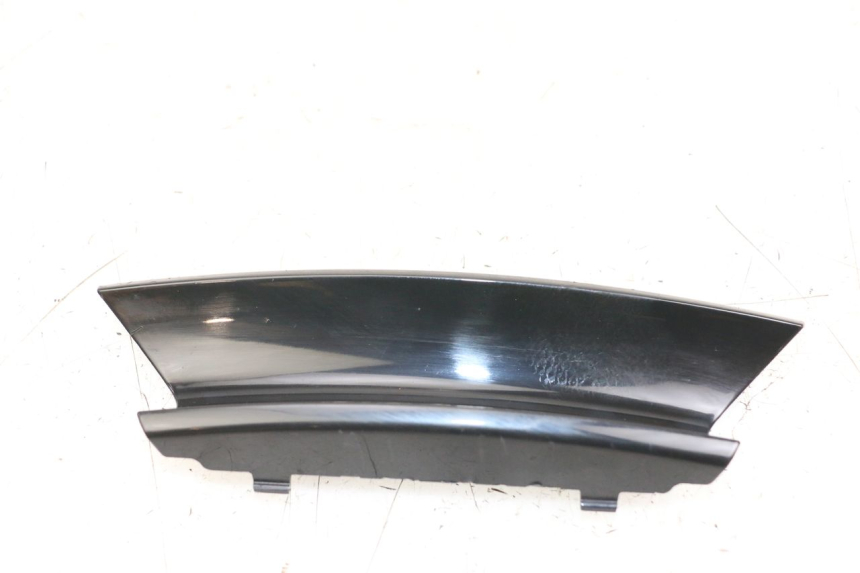 photo de CARENA POSTERIORE PIAGGIO X10 125 (2012 - 2017) - Zoom sullo stato d'uso