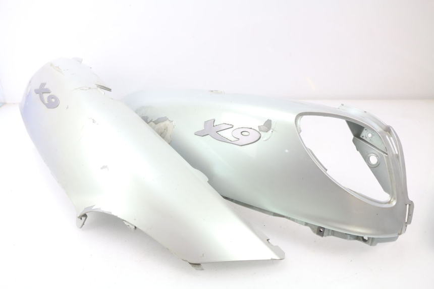 photo de Carena posteriore PIAGGIO X9 125 (2000 - 2003) - Caratteristiche distintive