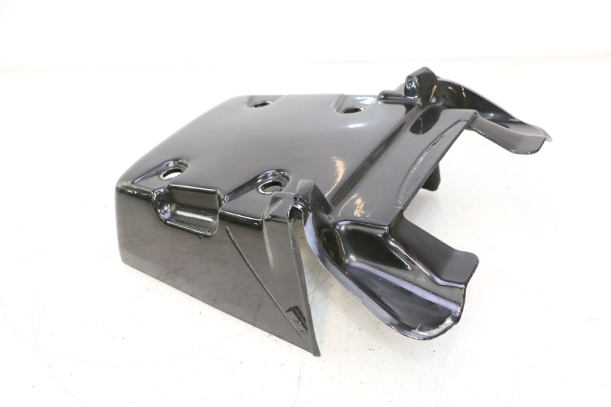 photo de CARENA POSTERIORE HONDA XRV AFRICA TWIN 750 (1990 - 1992) - Primo piano tecnico