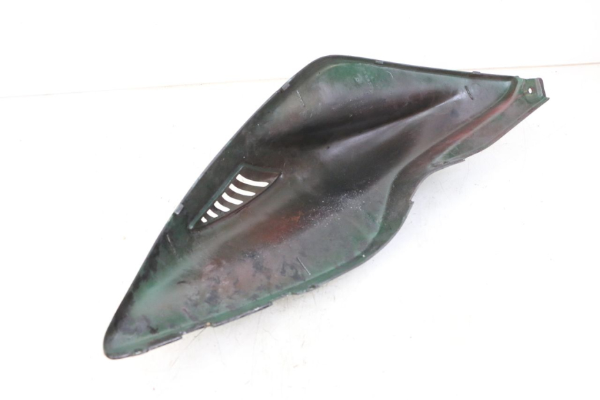 photo de CARENA POSTERIORE YAMAHA AEROX 50 (1997 - 2006) - Caratteristiche distintive