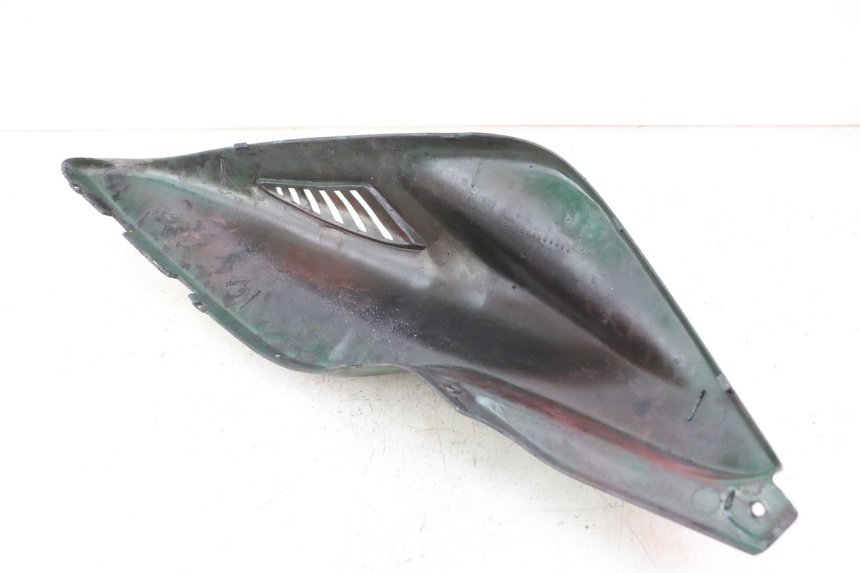 photo de CARENA POSTERIORE YAMAHA AEROX 50 (1997 - 2006) - Zoom sui componenti