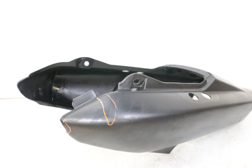 photo de CARENA POSTERIORE YAMAHA FZS FAZER 600 (2001 - 2003) - Zoom sui componenti