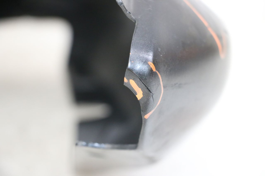 photo de CARENA POSTERIORE YAMAHA FZS FAZER 600 (2001 - 2003) - Marcature e riferimenti originali