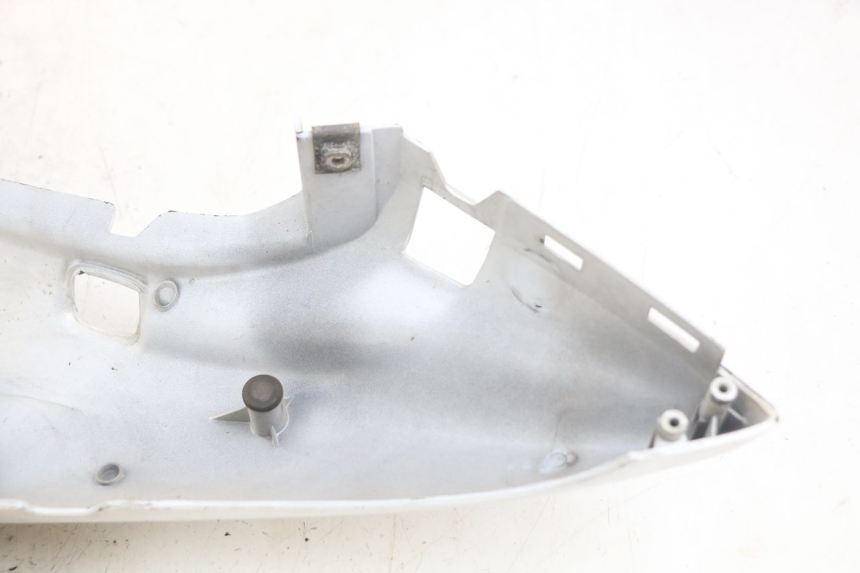 photo de CARENAGE POSTERIORE YAMAHA YZF R THUNDERCAT 600 (1996 - 2003) - Angolazione alternativa