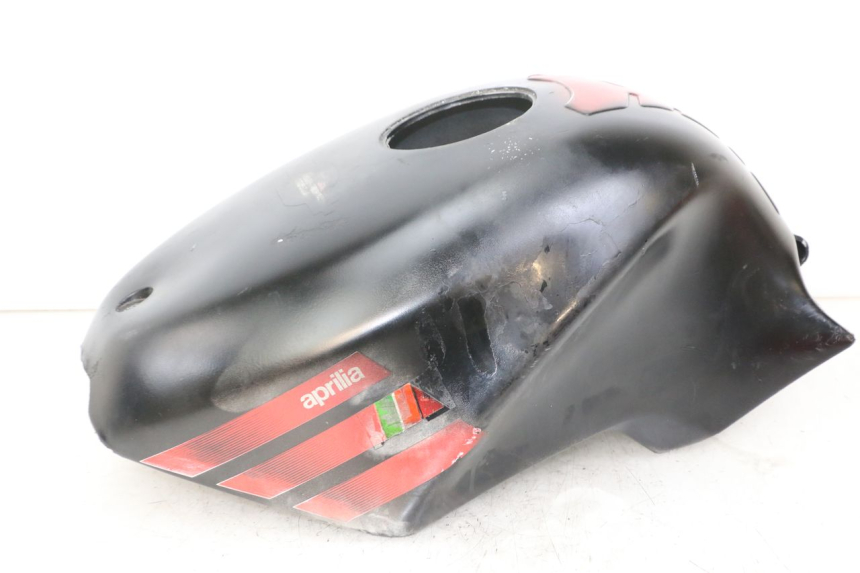 photo de SERBATOIO COPERCHIO APRILIA RS 50 (1999 - 2005) - Dettagli dei punti di fissaggio