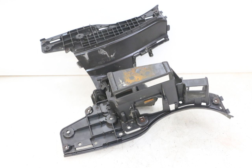 photo de SERBATOIO COPERCHIO SUZUKI BURGMAN 125 (2007 - 2014) - Zoom sullo stato d'uso